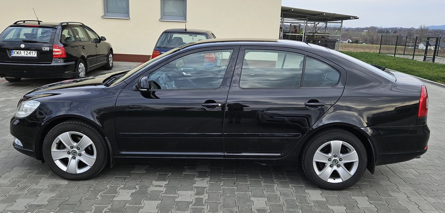 Skoda Octavia cena 26900 przebieg: 230000, rok produkcji 2010 z Wadowice małe 79